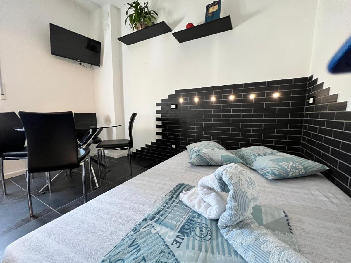 Blaxej, Nel Cuore Di Verona, Moderno Ed Elegante, 4 Posti Letto, Wi-Fi, Self Check In Appartement Buitenkant foto